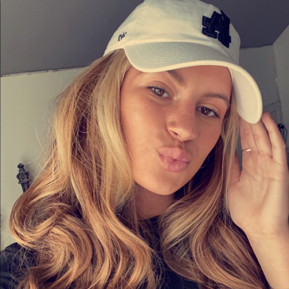 Meet your Posher, Lauren